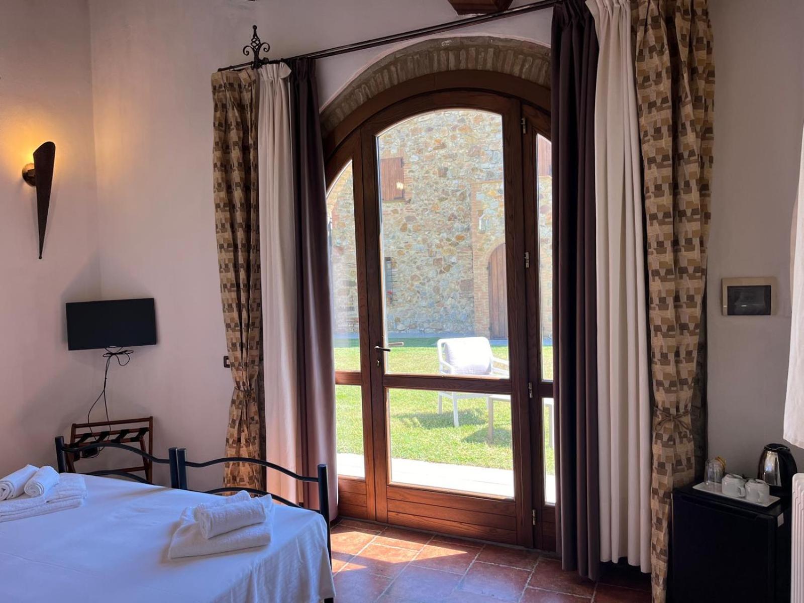 Agriturismo Aia Leccioni Micciano Bagian luar foto